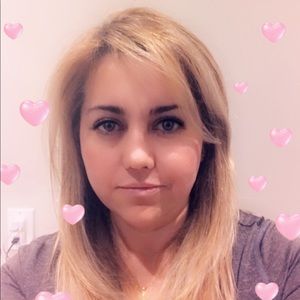 Meet your Posher, Carola